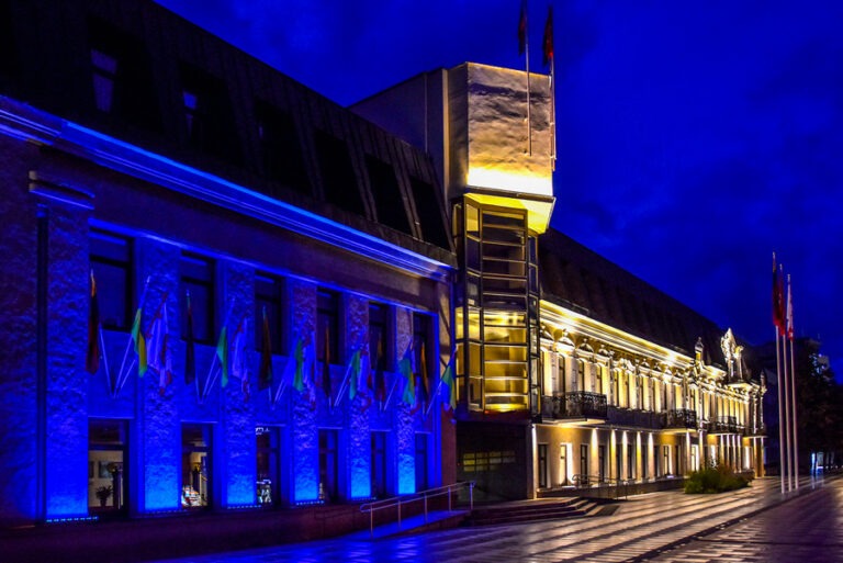 minint pasaulinę diabeto dieną panevėžio savivaldybės pastatas nušvis mėlyna spalva