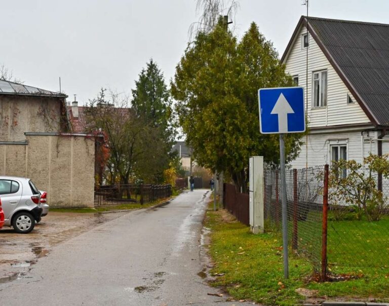 skelbiama gyventojų apklausa dėl eismo organizavimo varnaičių gatvėje