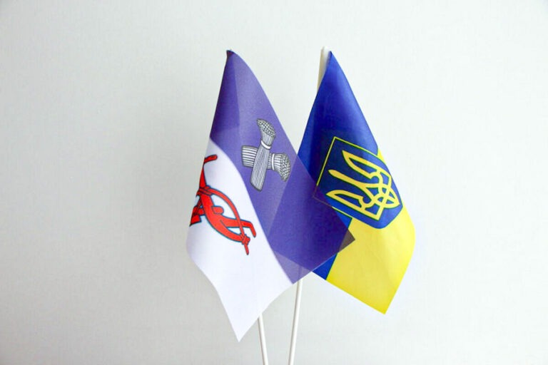 kovojančiai ukrainai vėl tiesiama pagalbos ranka