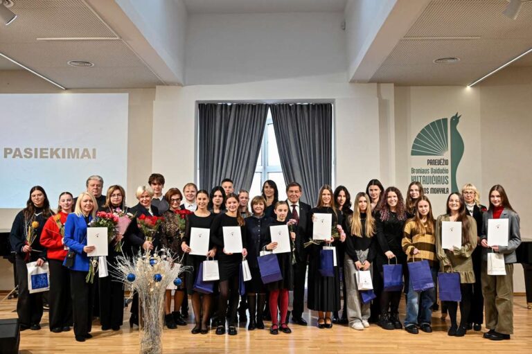 pagerbti gabiausi miesto mokiniai ir jų mokytojai