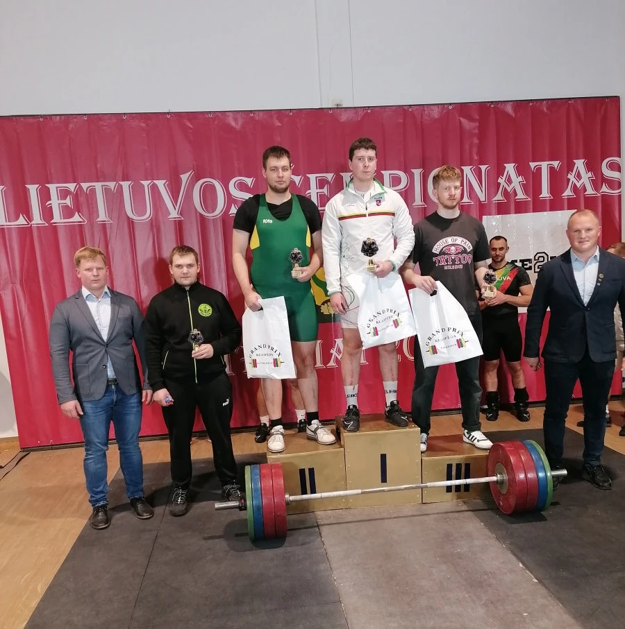panevėžio sporto centro sunkiaatlečiams 6 medaliai