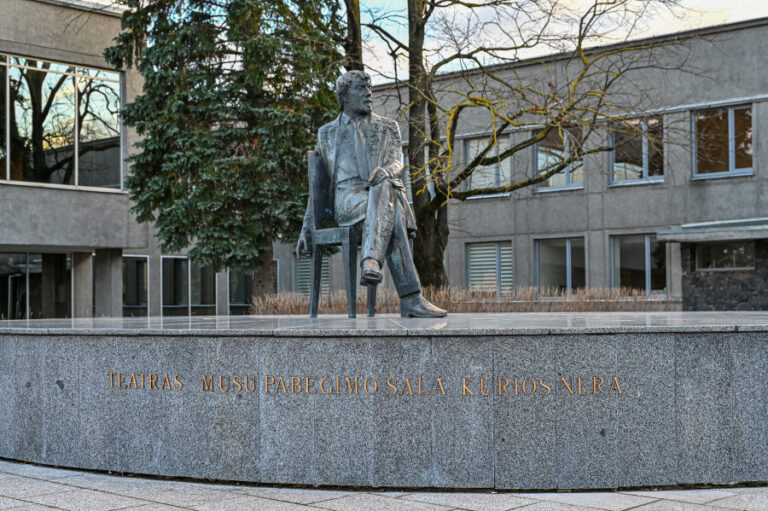 Juozo Miltinio palikimas Panevėžyje įprasmintas nauju simboliu