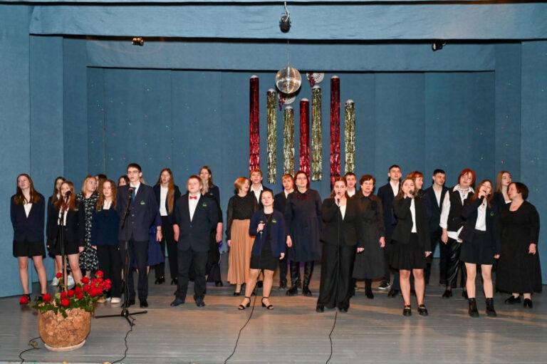 minties“ gimnazija mini 35-erių metų jubiliejų