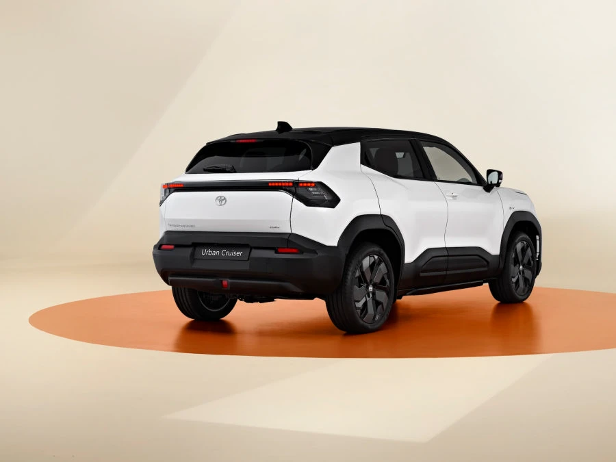 „Toyota“ pristatė visiškai naują elektromobilį