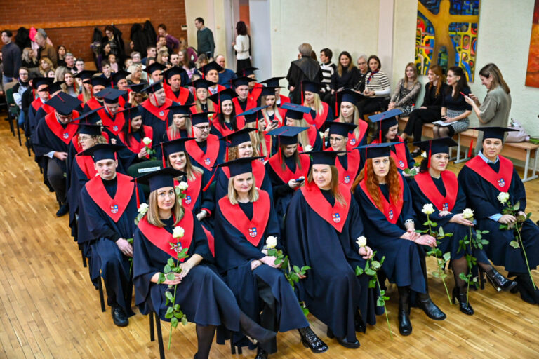 Panevėžyje įteikti KTU magistrų diplomai