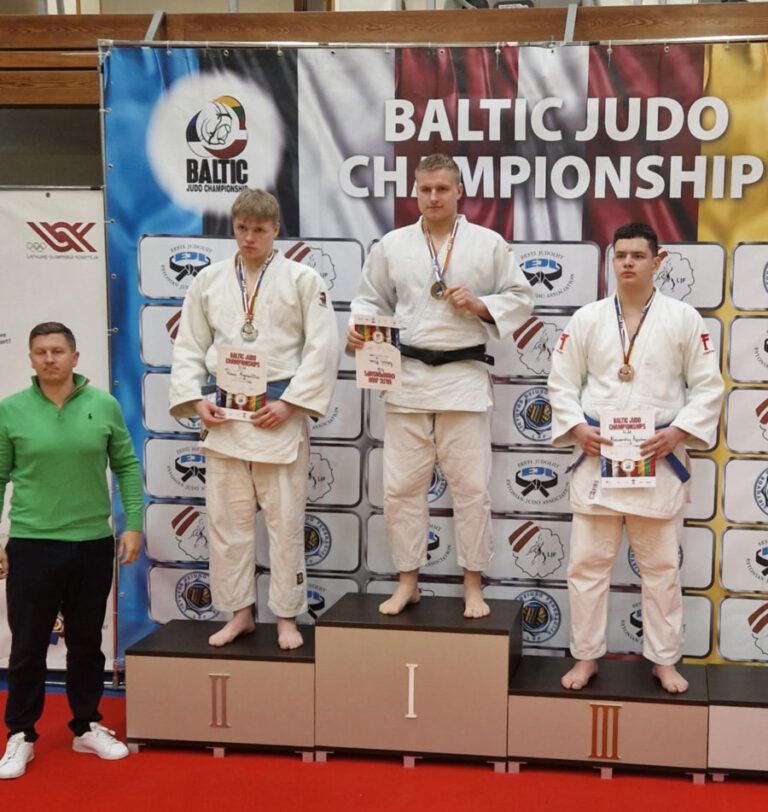 Raimundo Sargūno sporto gimnazijos sportininkai iš Rygos grįžo su medaliais