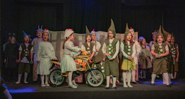 Kviečiame dalyvauti tradicinėje vaikų ir jaunimo teatro šventėje „Drąsiau...“