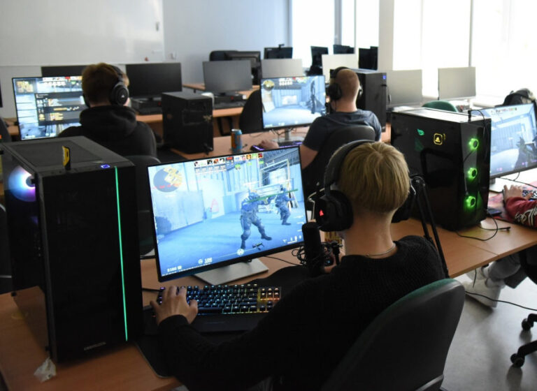 „CS-2“ turnyras Panevėžio kolegijoje: suburk komandą ir laimėk!