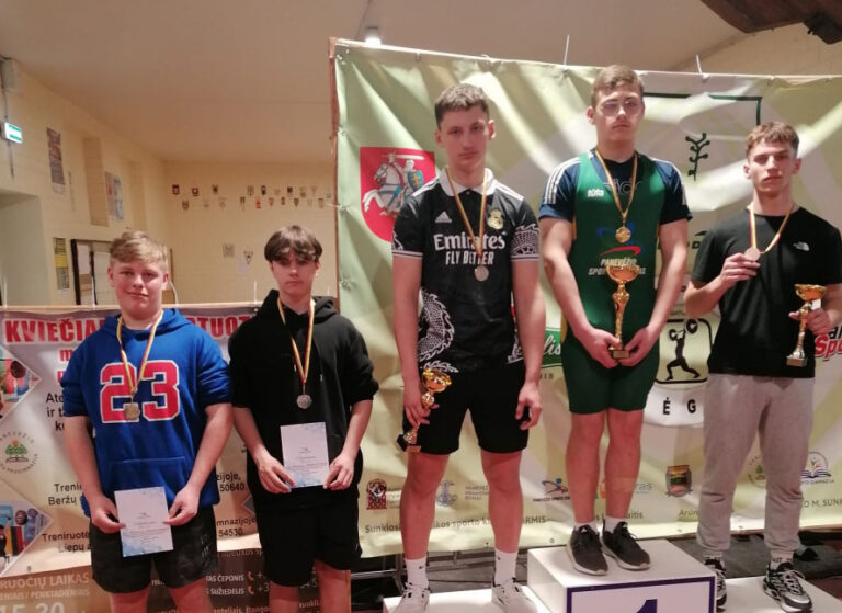 Neklasikinių sunkiosios atletikos pratimų varžybose panevėžiečiai užėmė prizines vietas