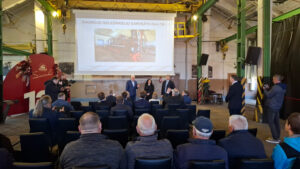 Panevėžyje atidaryta senojo garvežio ekspozicija