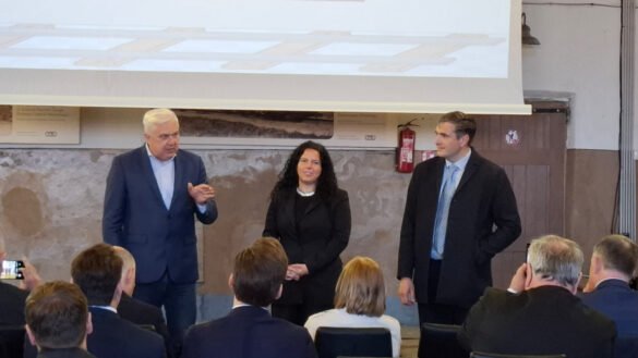 Panevėžyje atidaryta senojo garvežio ekspozicija