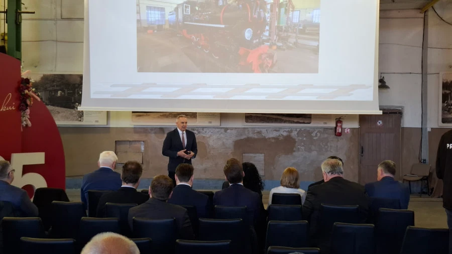 Panevėžyje atidaryta senojo garvežio ekspozicija