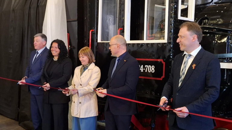 Panevėžyje atidaryta senojo garvežio ekspozicija