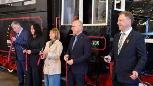 Panevėžyje atidaryta senojo garvežio ekspozicija