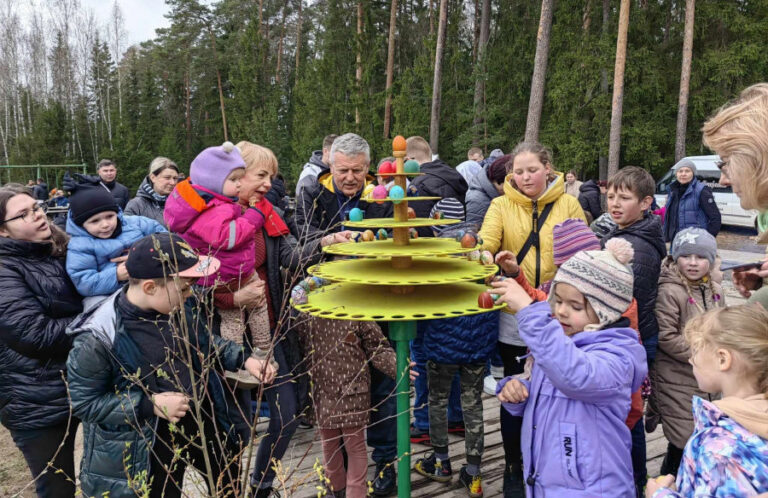 Siauruku - į Atvelykio šventę Rekstino girioje!