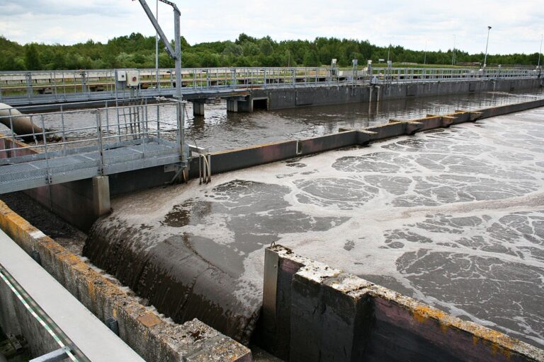 Mokslininkai griauna mitus apie antrinį vandens panaudojimą: tinkamai išvalius, galima net gerti
