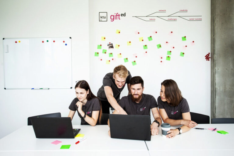 KTU profesorė: nereikėtų baimintis dėl to, kad DI pakeis visą žmogaus darbą pramonėje