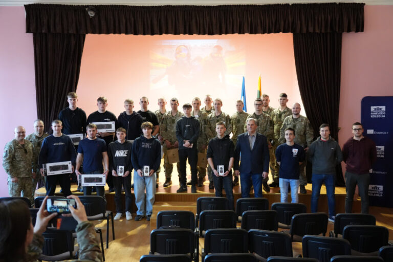 Panevėžio kolegijoje rekordinio dalyvių skaičiaus sulaukęs kompiuterinio žaidimo „CS-2“ turnyras