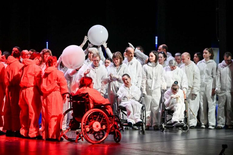 Panevėžyje vyksta tarptautinis neįgaliųjų teatrų festivalis „Raudonas džiazas“