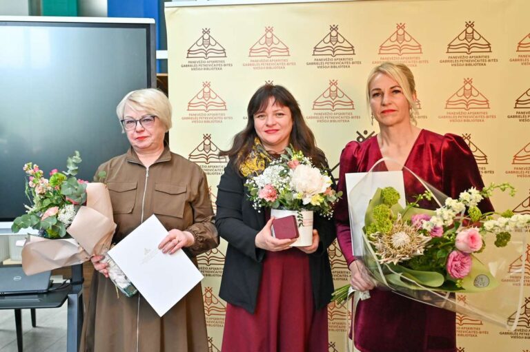 Pagerbti Panevėžio regiono bibliotekininkai – įteikti „Ad astra“ apdovanojimai