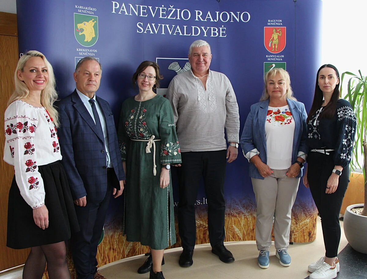 Vyšyvankos dieną – palaikymo ženklai kovojančiai Ukrainai
