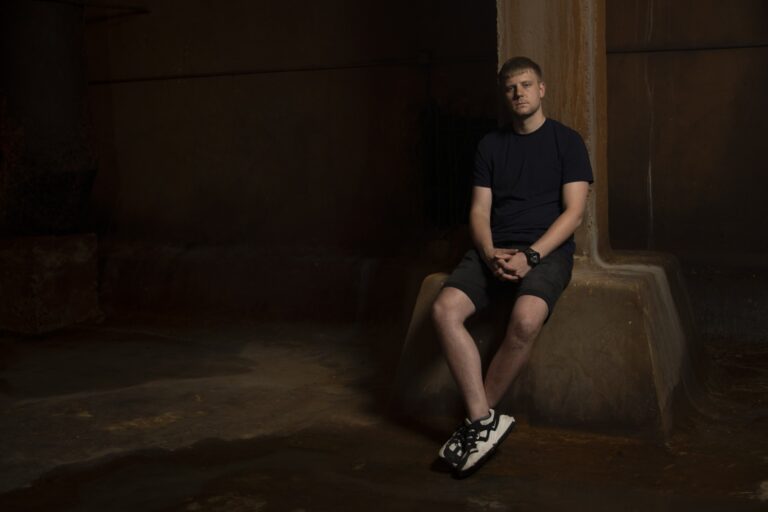 Fotografijų paroda „SRÕVĖS“ – vizualinė kelionė per tamsą, traumą ir gijimą