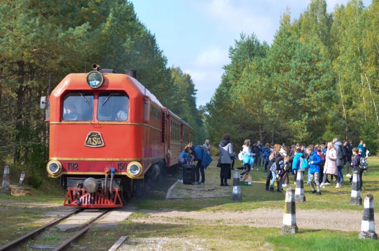 Siaurukas kviečia vaikus ir tėvelius vykti pasitikti vasarėlės!