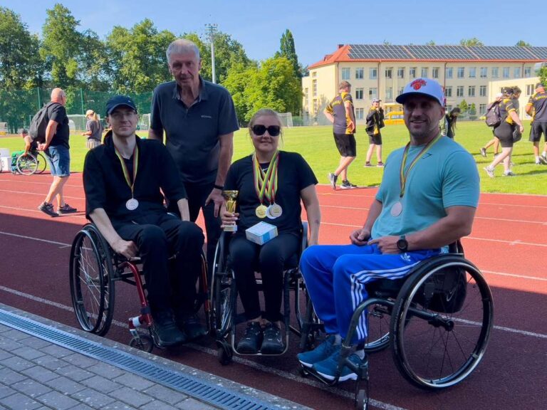 Panevėžiečiai iškovojo visų spalvų medalius žmonių su negalia lengvosios atletikos čempionate