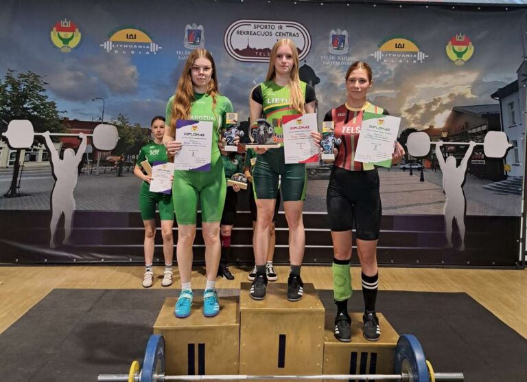 Raimundo Sargūno sporto gimnazijos sunkiaatlečiai pagerino Lietuvos rekordus