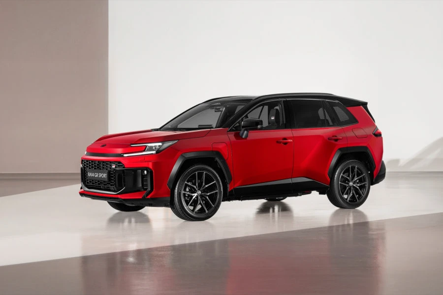 „Toyota“ pristato naujos kartos „RAV4“