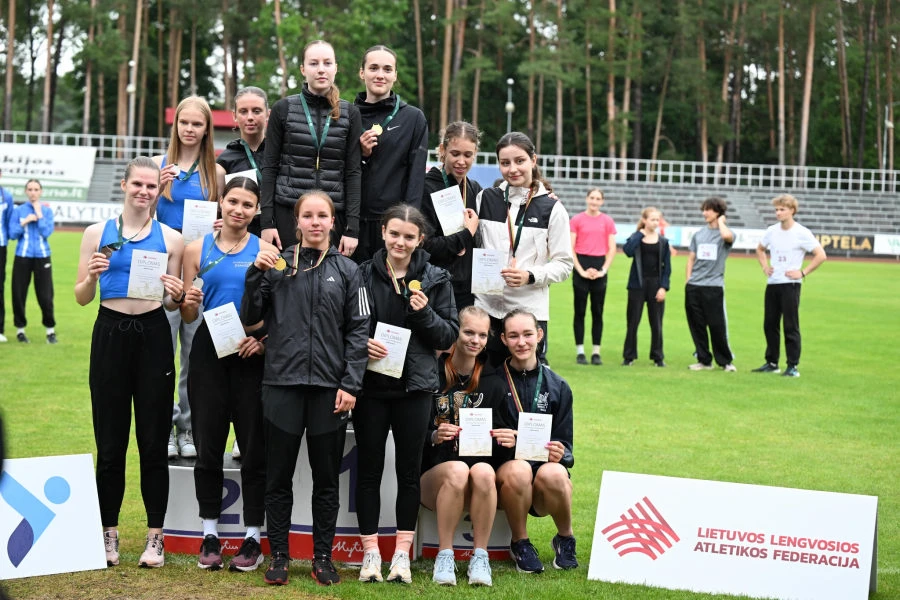 Lietuvos jaunimo lengvosios atletikos čempionate iškovoti visų spalvų medaliai