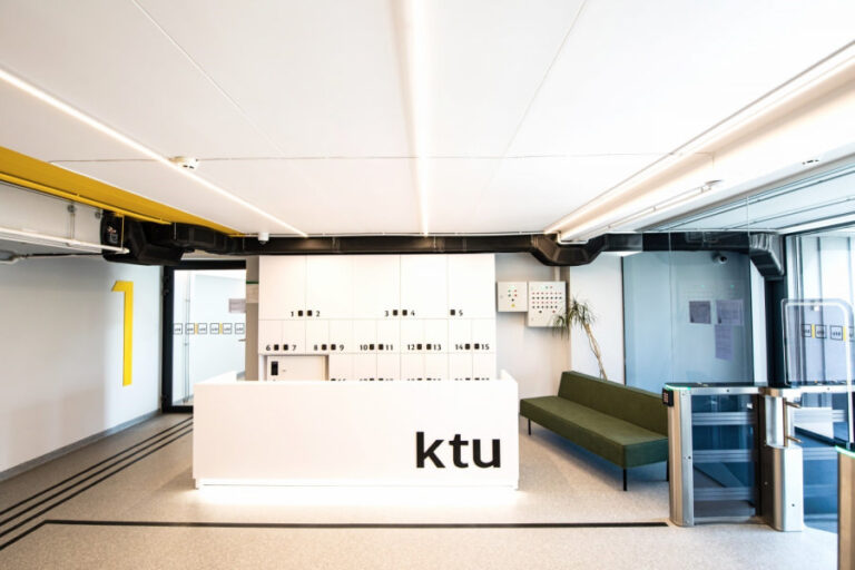 Atgimstantis KTU studentų miestelis: nuo žydinčių sakurų iki modernių sporto erdvių