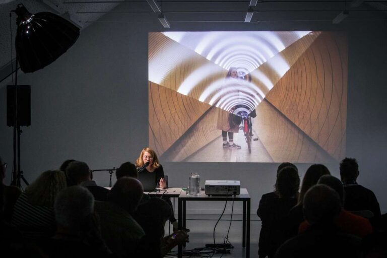 Parodoje „Migle“ – dvidešimtmečio draugystės istorija per laiškus ir fotografiją