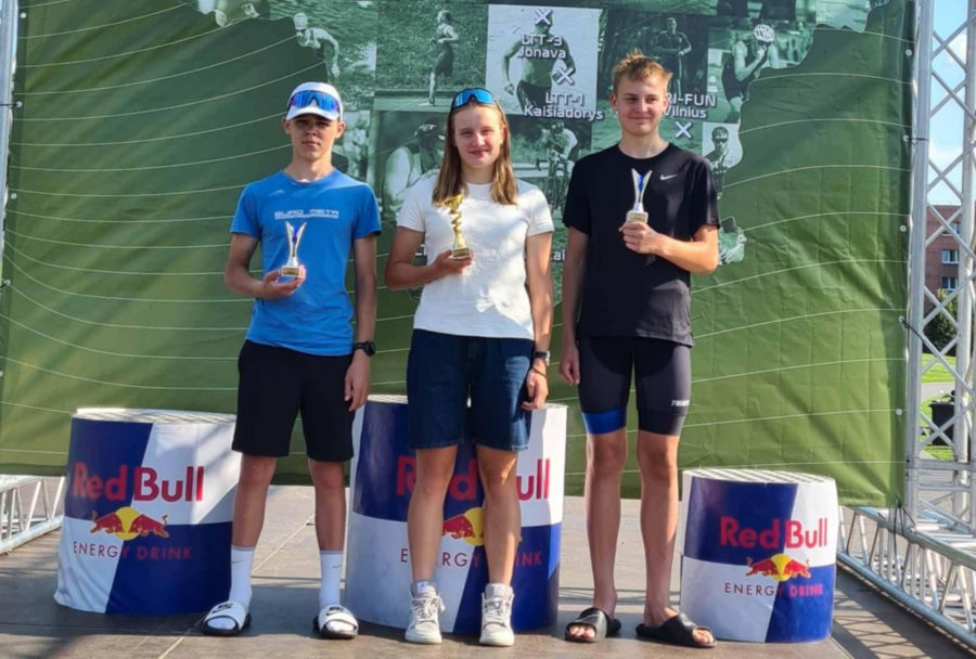 V. Urbono auklėtiniai sėkmingai pasirodė Lietuvos triatlono taurės varžybose