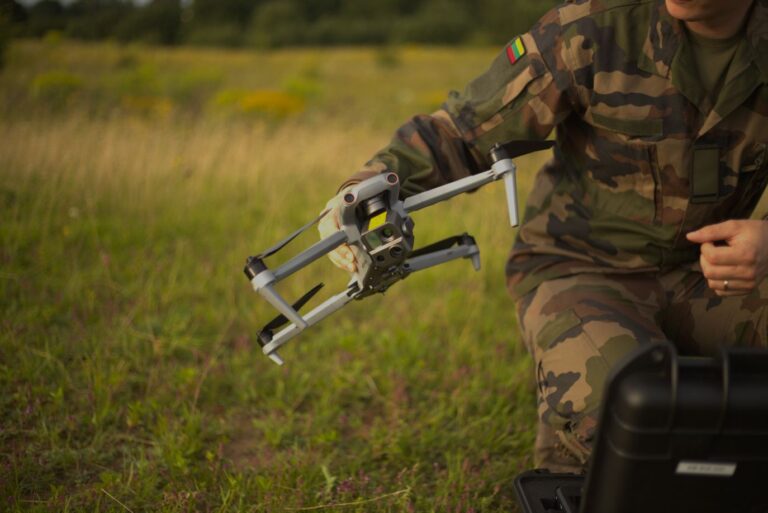 Šauliai kyla į dangų: Lietuvoje formuoja batalionų dydžio bepiločių orlaivių vienetus