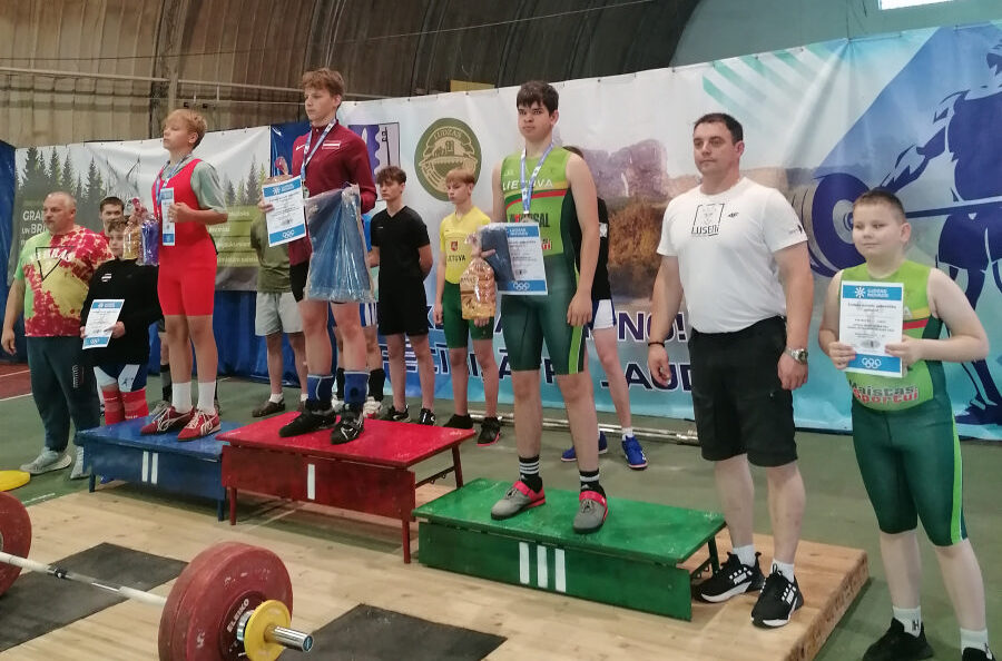 Panevėžio sporto centro sunkiaatlečiai aktyviai dalyvauja varžybose, į veiklas įtraukia miestiečius