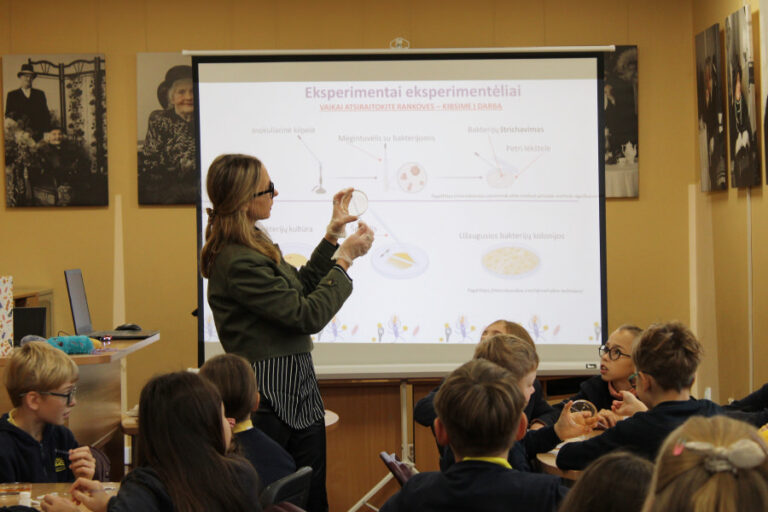 Mokslo stebuklai mažiesiems: pažintis su „Mikropoliu“ ir jo kūrėja Urte Starkevič