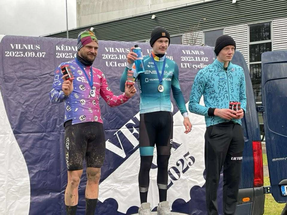 Raimundo Sargūno sporto gimnazijos dviratininkai skynė pergales Velo CX varžybose
