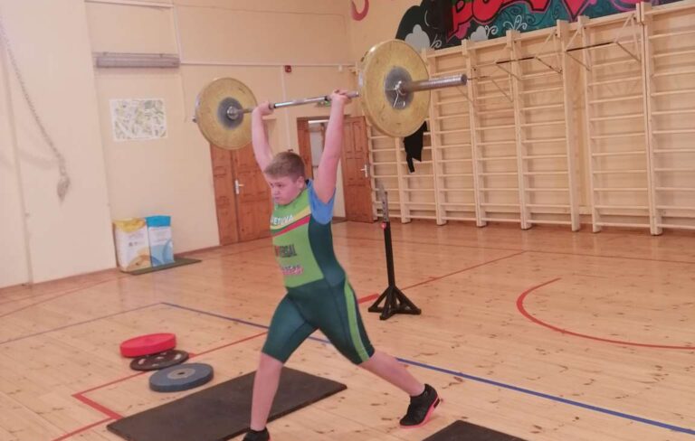 Panevėžio sporto centro sunkiaatlečiai demonstravo parodomąsias varžybas