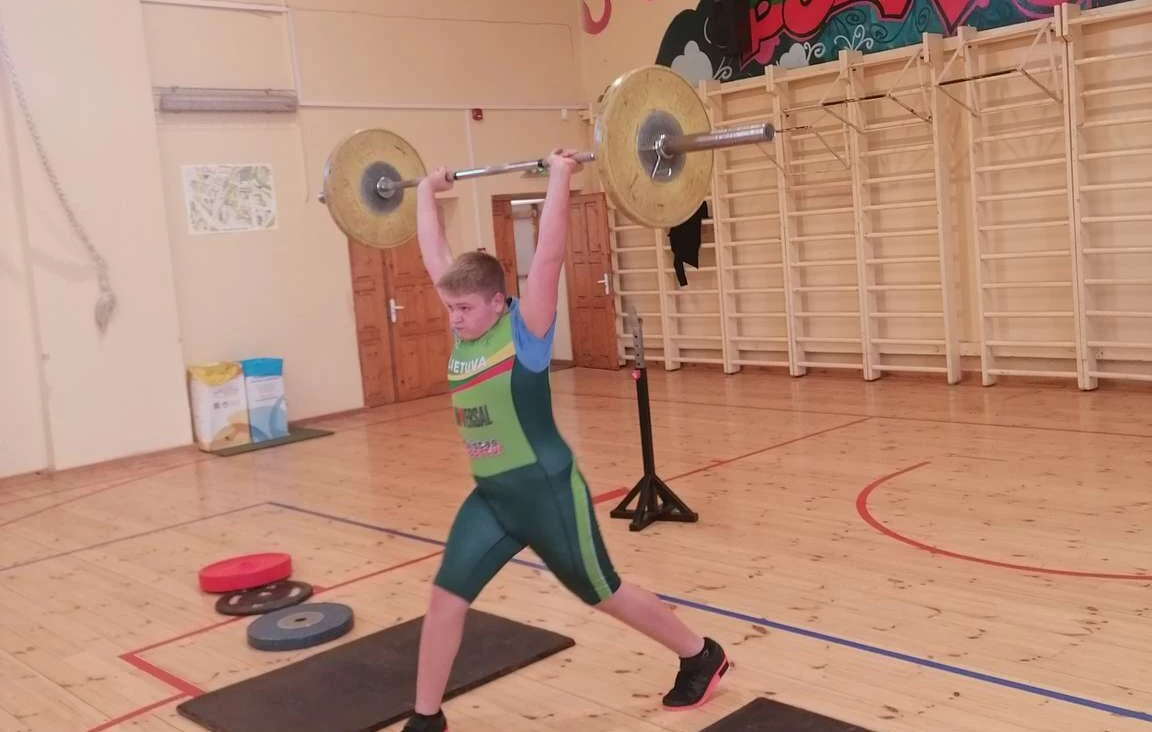Panevėžio sporto centro sunkiaatlečiai demonstravo parodomąsias varžybas