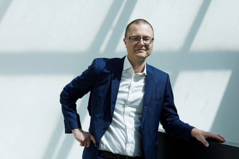 „Gėrimas žudo“: ar alkoholio pramonės laukia tabako likimas?