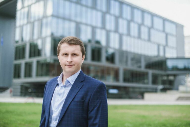 Mokslininkas – apie naujos kartos automobilius: „Nebeturime privilegijos nerimauti dėl privatumo“