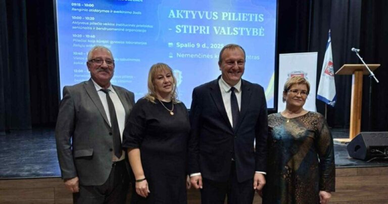 Paįstrio seniūnaitei įteikta ministro padėka