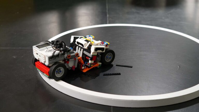 Panevėžyje vyks robotų kovos - tarptautinės robotikos varžybos "Robotų fiesta 2025"!