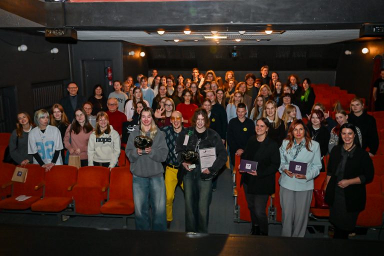 Pristatytas „Jaunųjų kūrėjų almanachas“: įvertinti talentingiausi regiono moksleiviai