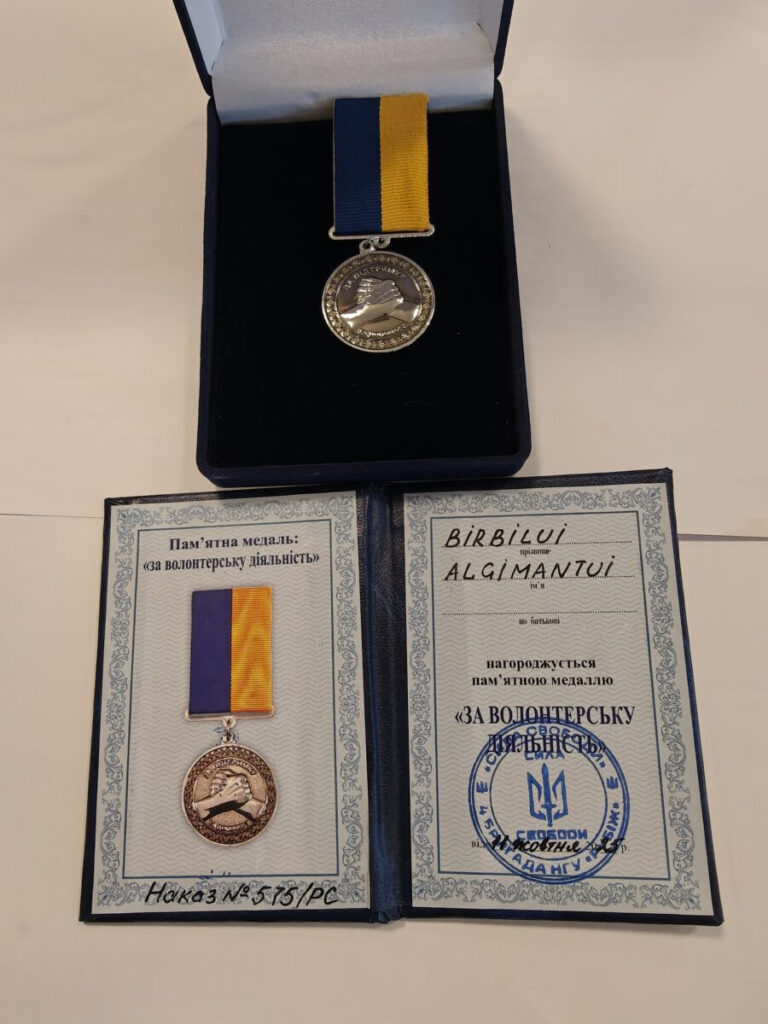 A. Birbilas apdovanotas atminimo medaliu už savanorišką pagalbą Ukrainai