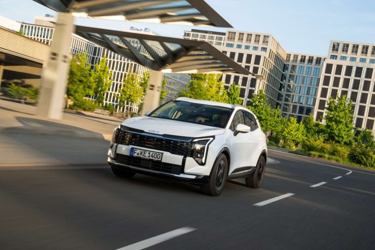 Ar jau metas persėsti į įkraunamąjį hibridą?