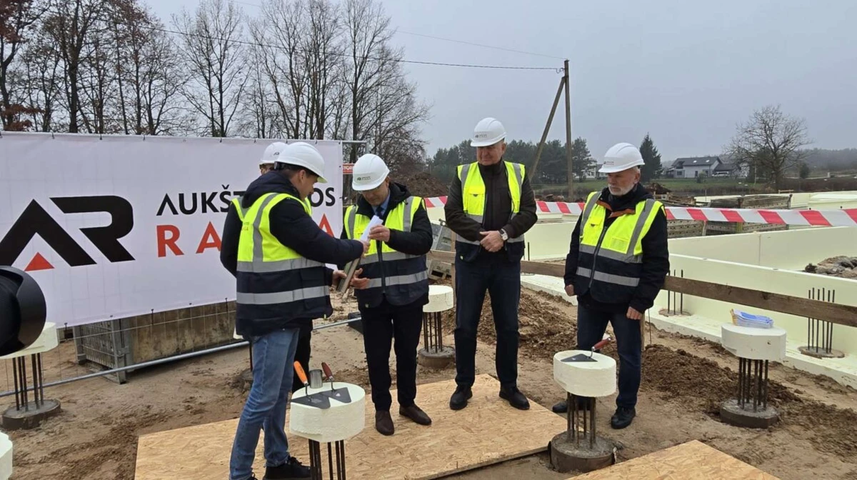 Simbolinė laiko kapsulė įamžino naujo darželio Panevėžio rajone statybas