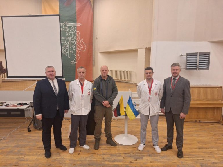 Susitikta su „Blue/Yellow“ įkūrėju, išklausyti medikų įspūdžių po stažuotės Ukrainoje