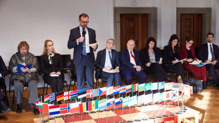 Lietuva tarptautinėje konferencijoje Prahoje pabrėžė religijos laisvės svarbą ir pasmerkė jos politinį išnaudojimą